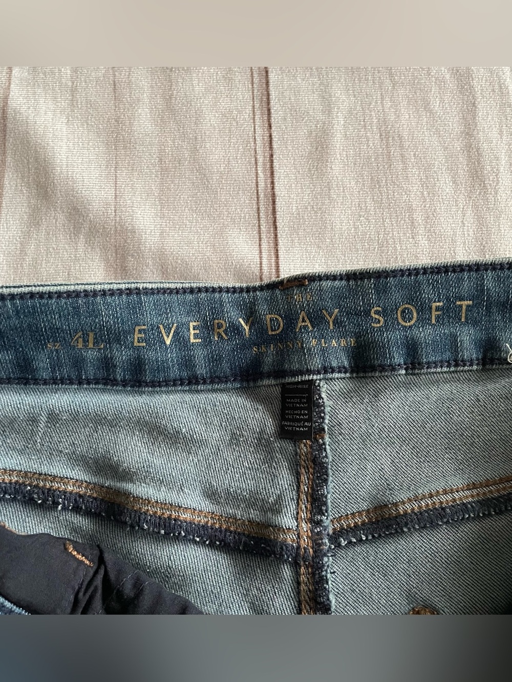White House Black Market Everyday Soft Skinny Flare Jeans Womens 4L Blue Stretch - Picture 8 of 13